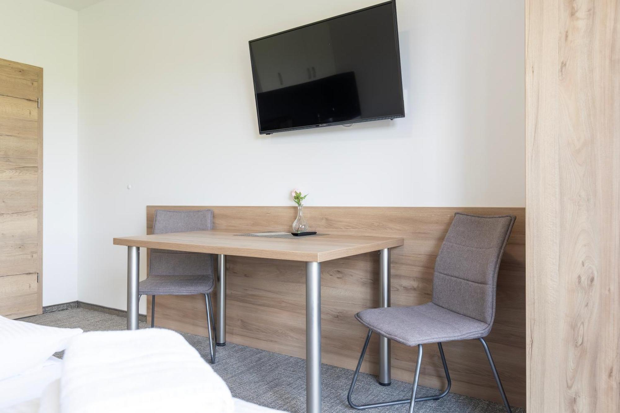 Valašské Meziříčí Sport Hotel Becva מראה חיצוני תמונה