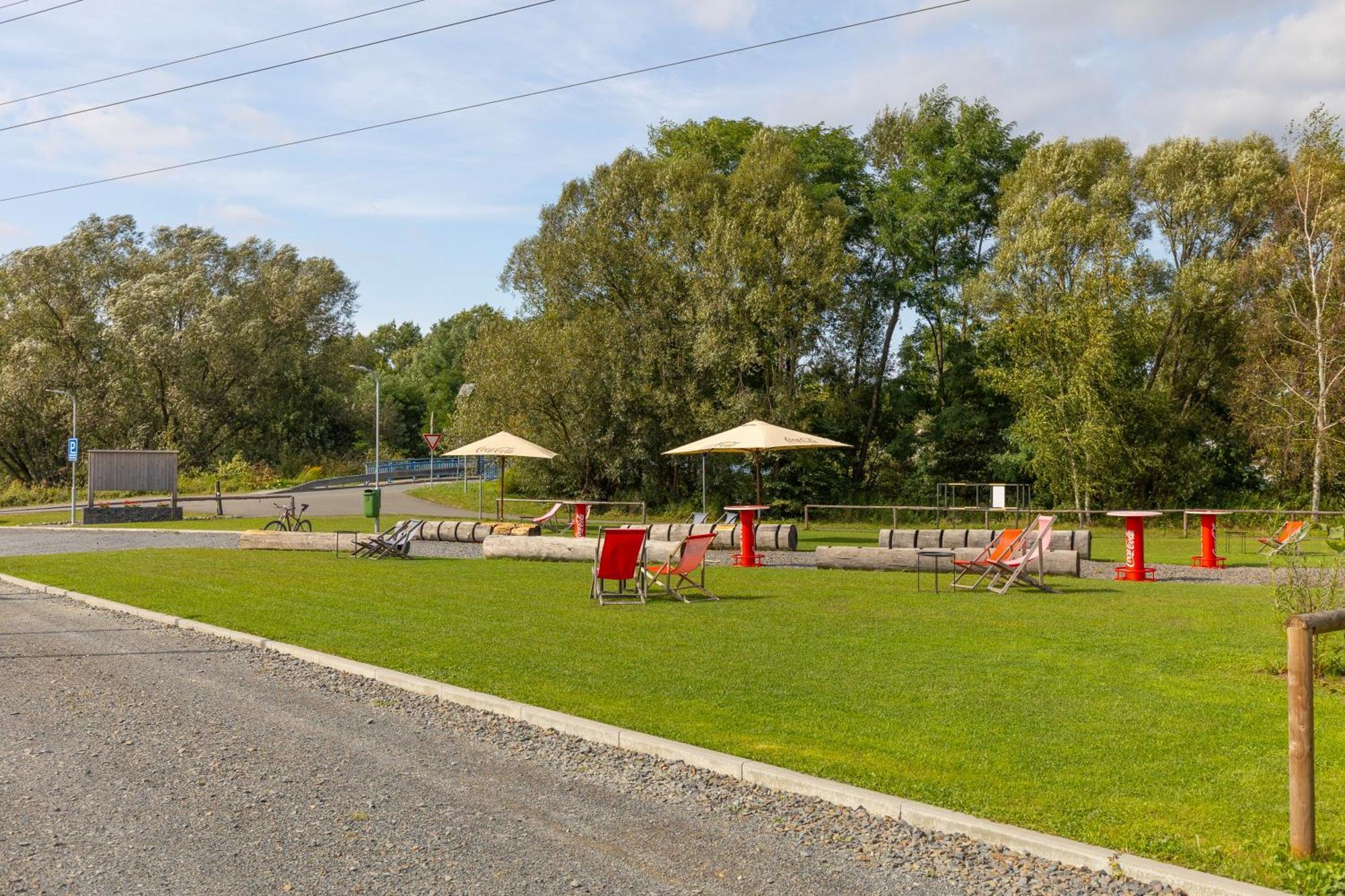 Valašské Meziříčí Sport Hotel Becva מראה חיצוני תמונה